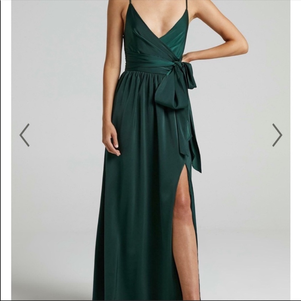 NWT Showpo. Revolve Around Me Dress Emerald Green